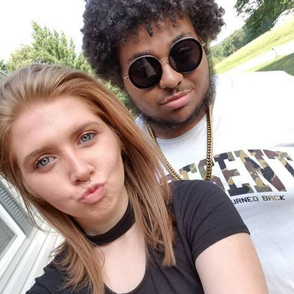 Meet your Posher, Amber - Picture 1 of 1